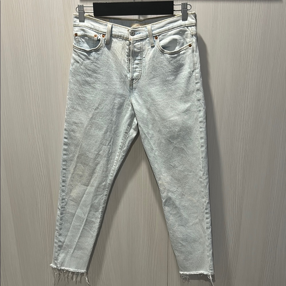Levi's wedgie slim straight Light Blue Jeans button fly size 29 fray hem